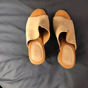 Born 3 inch suede mules in tan suede
